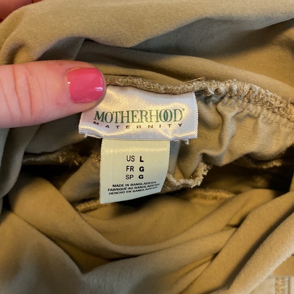 Maternity pants 🤰🏼BOGO (maternity items only) - Picture 3 of 3